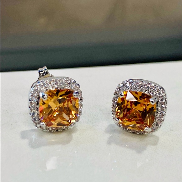 🎁Light peach stud earrings - Picture 2 of 7